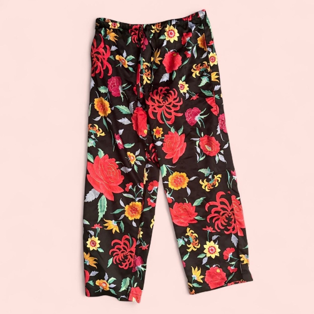 Natori Floral Black and Red Bottoms